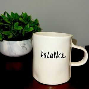 Rae Dunn Artisan Collection Mug!!